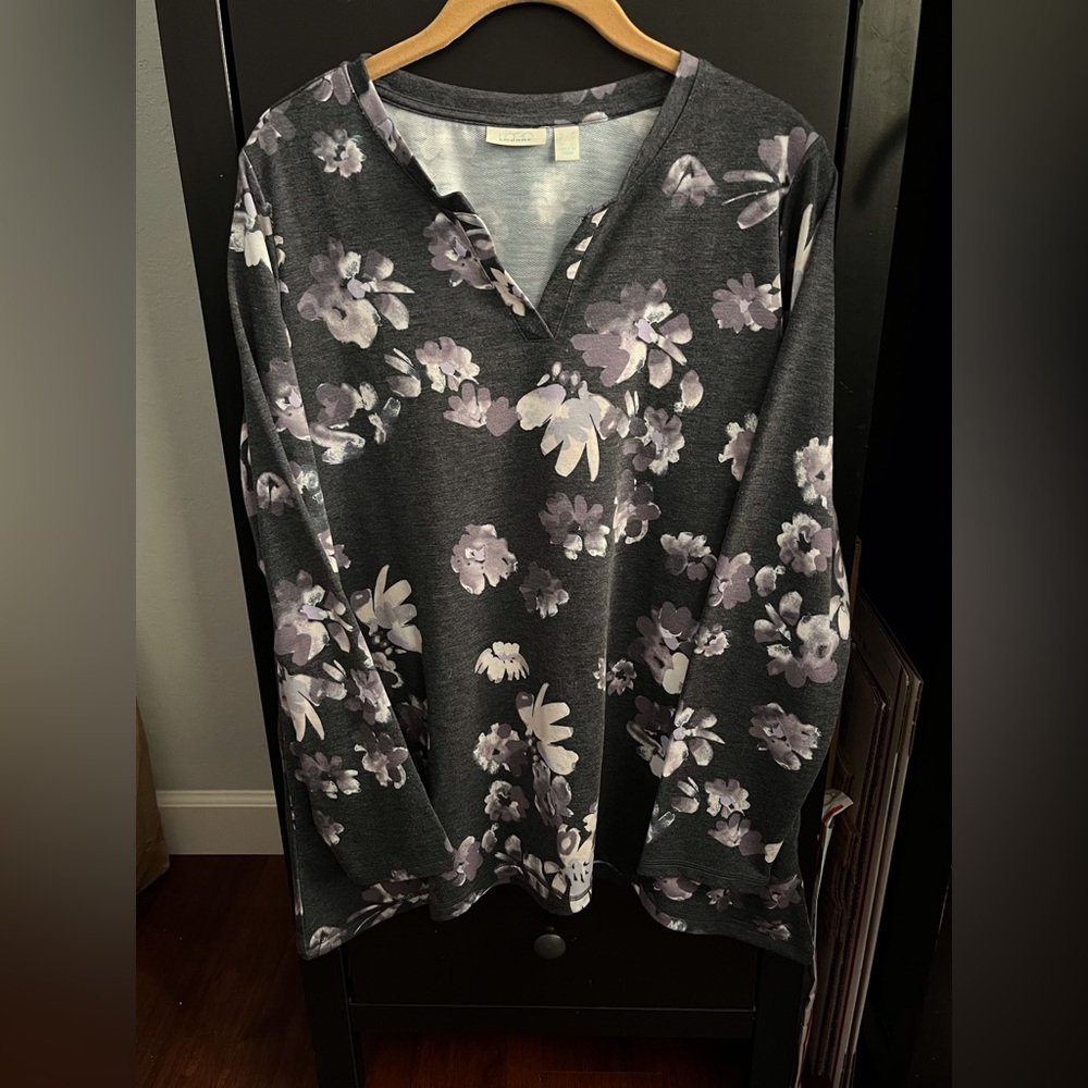 Women’s floral top